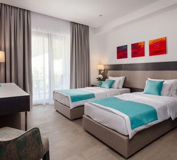 Superior double room with baclony Kambariai