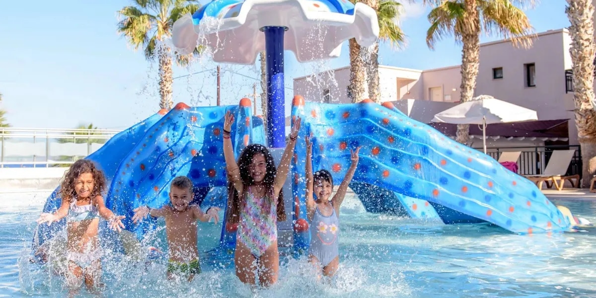 Viešbučiai Graikijoje atostogauti su vaikais 2026 | Coral Travel