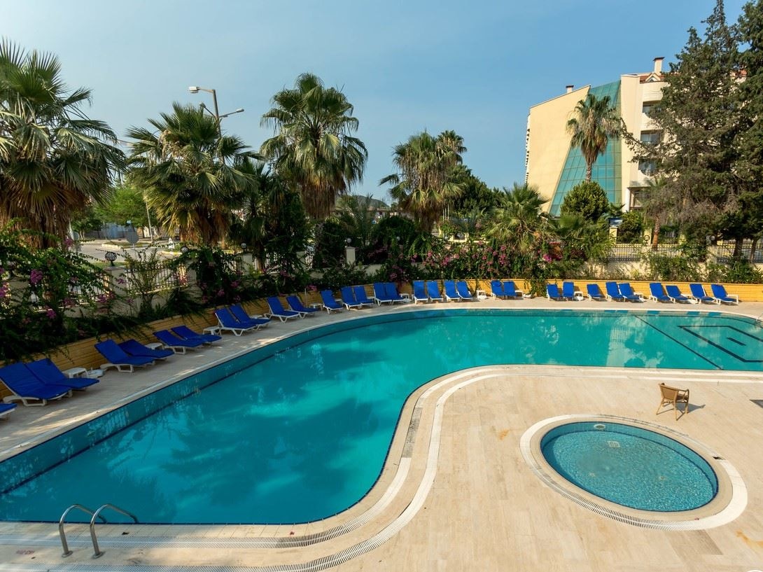 pools-outdoor-pool