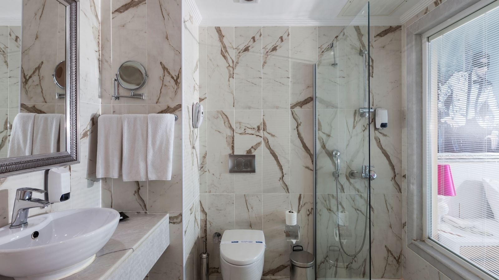 rooms-family-room