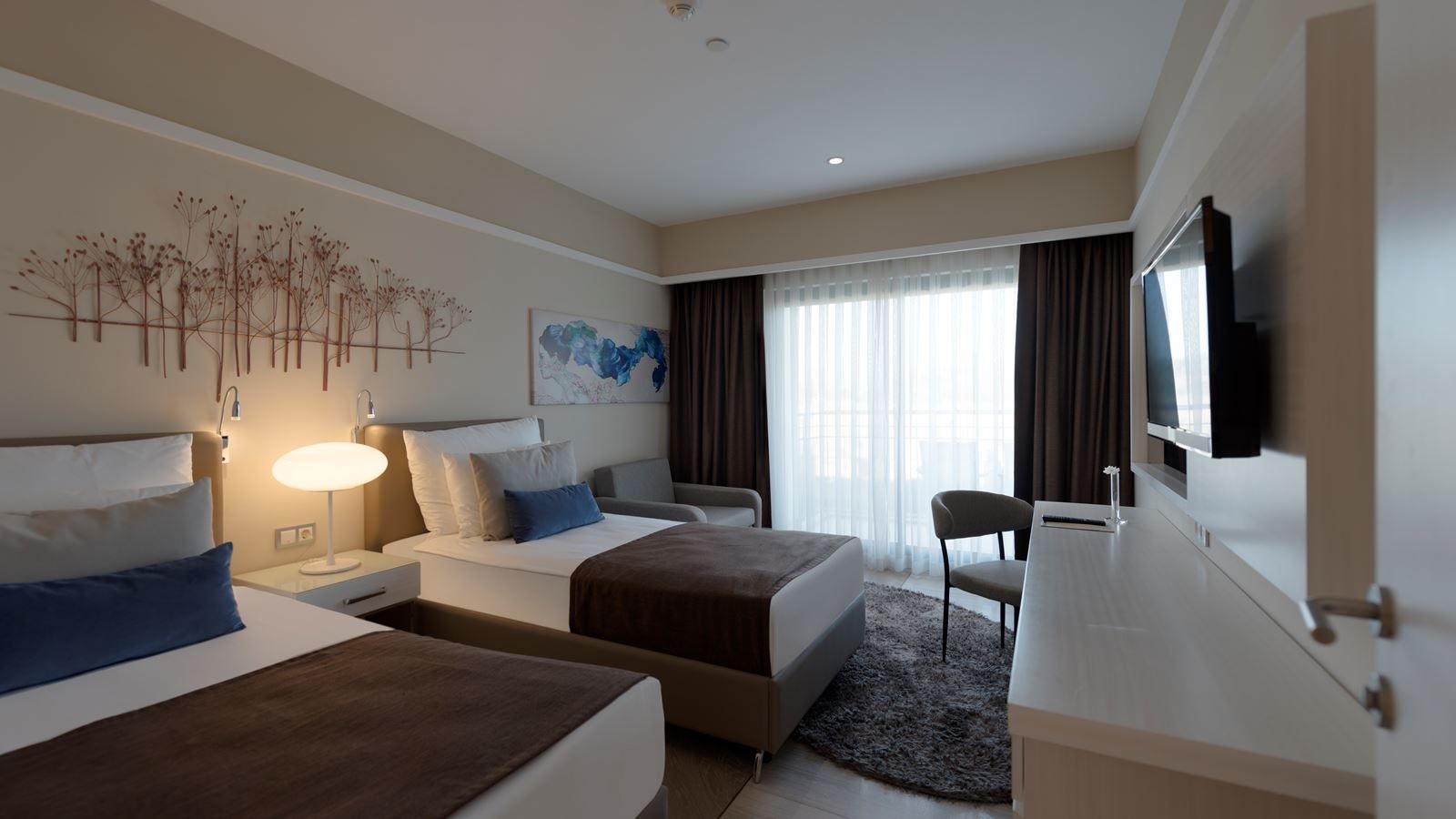 rooms-family-superior-side-sea-view-room