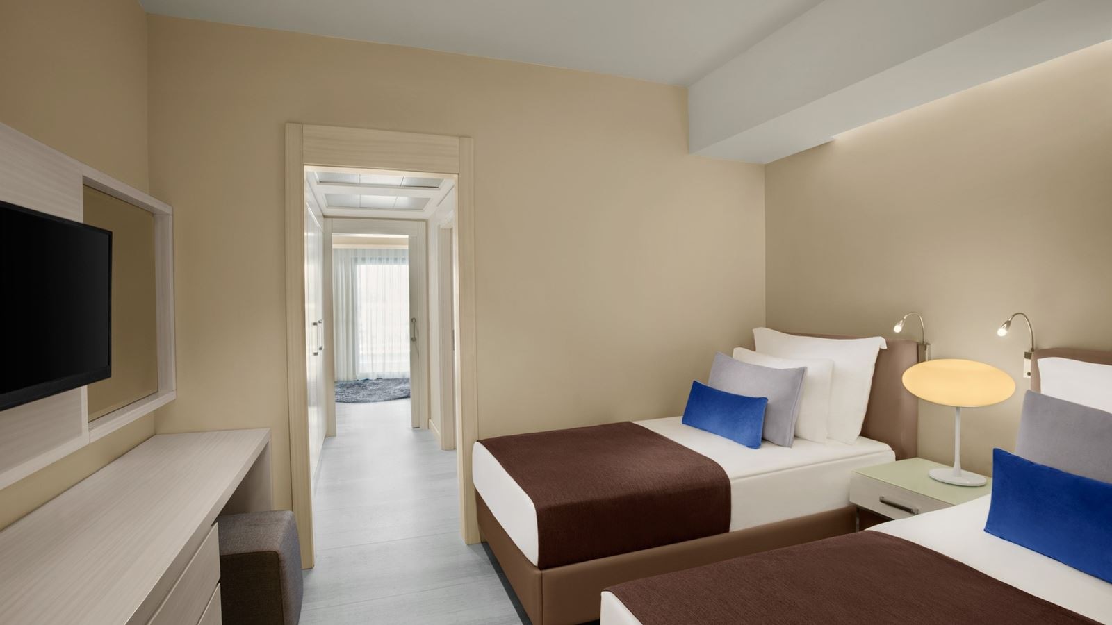 rooms-family-room-garden-view