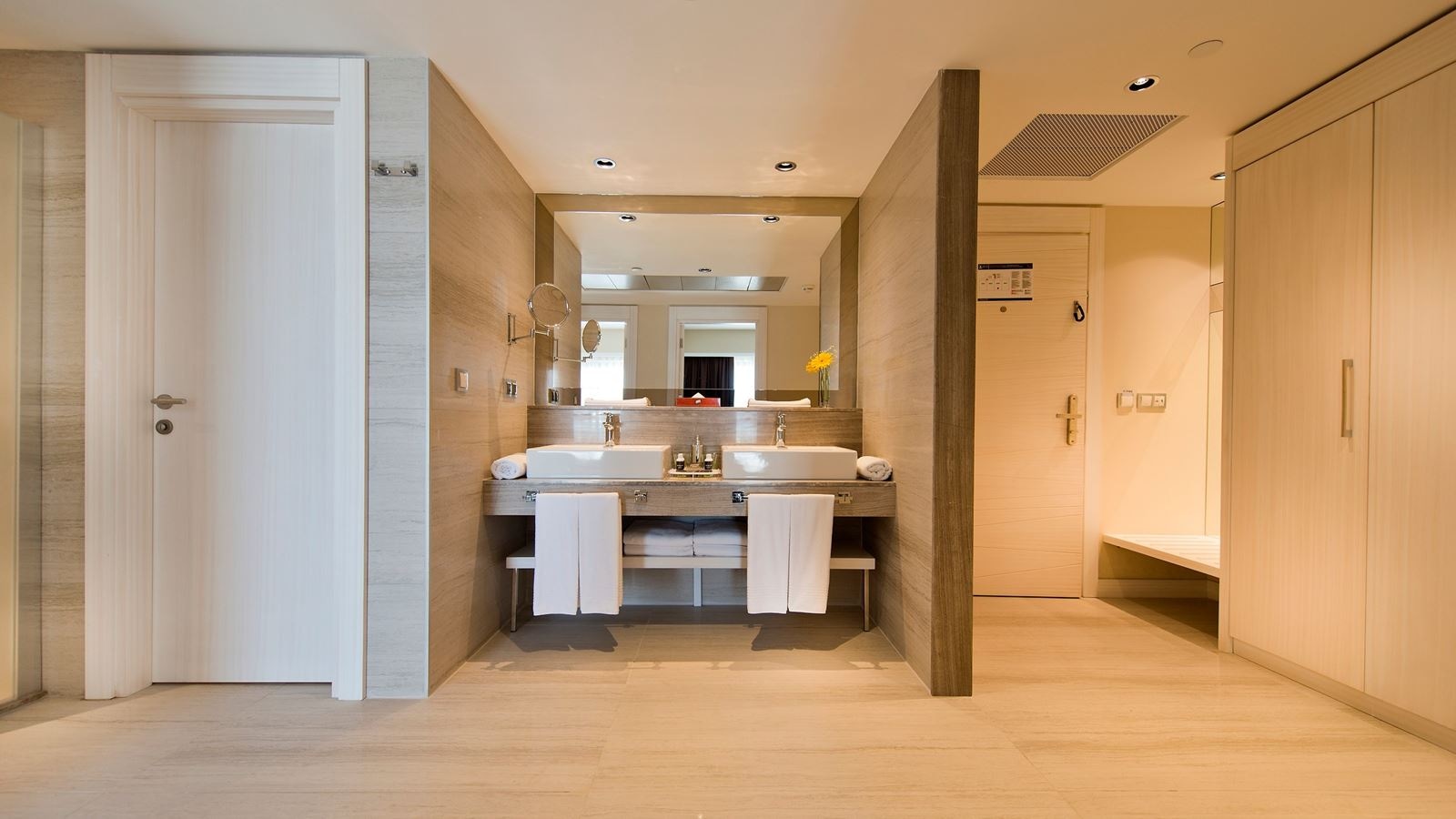 rooms-family-superior-garden-view