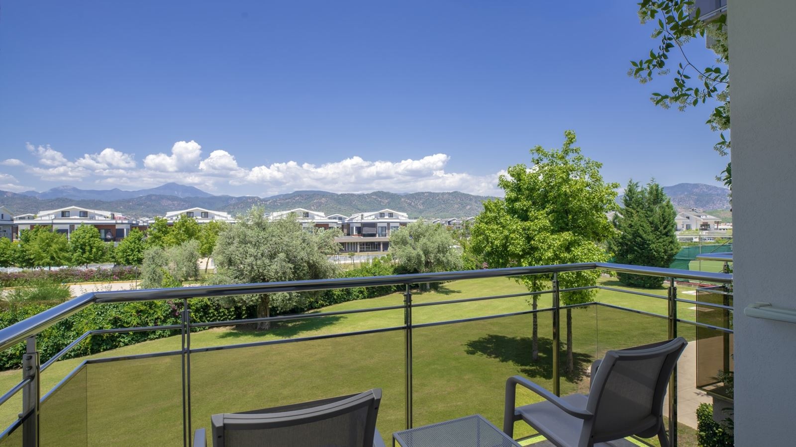 rooms-standard-dbl4-land-view-mixed-area