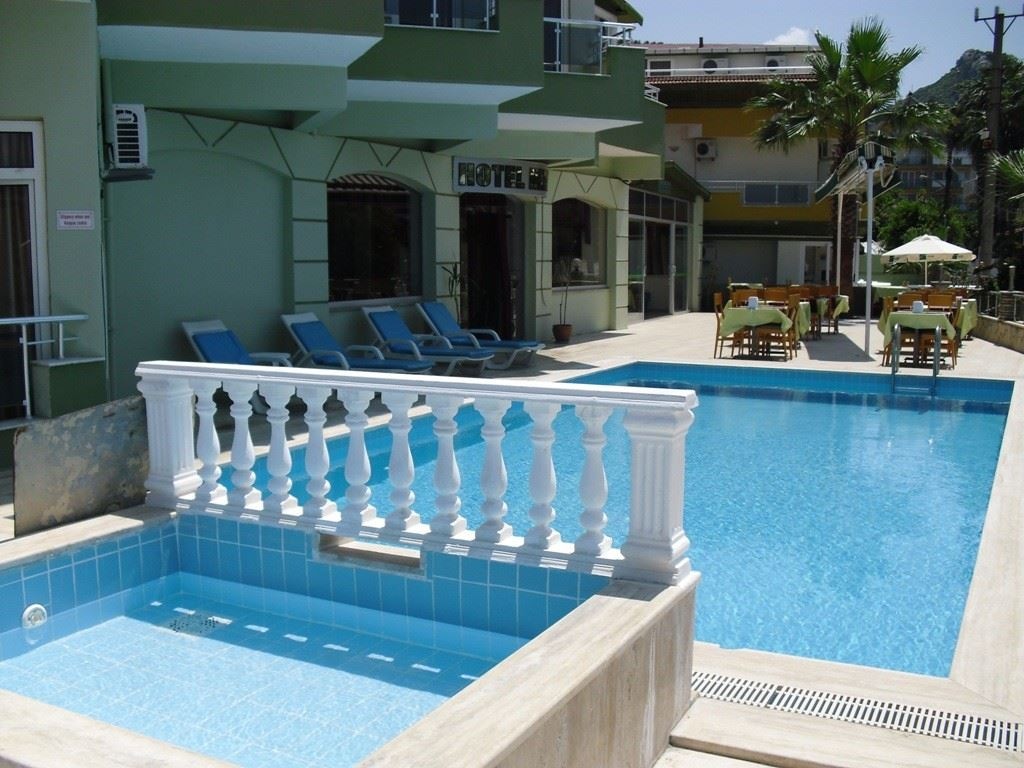 pools-outdoor-pool