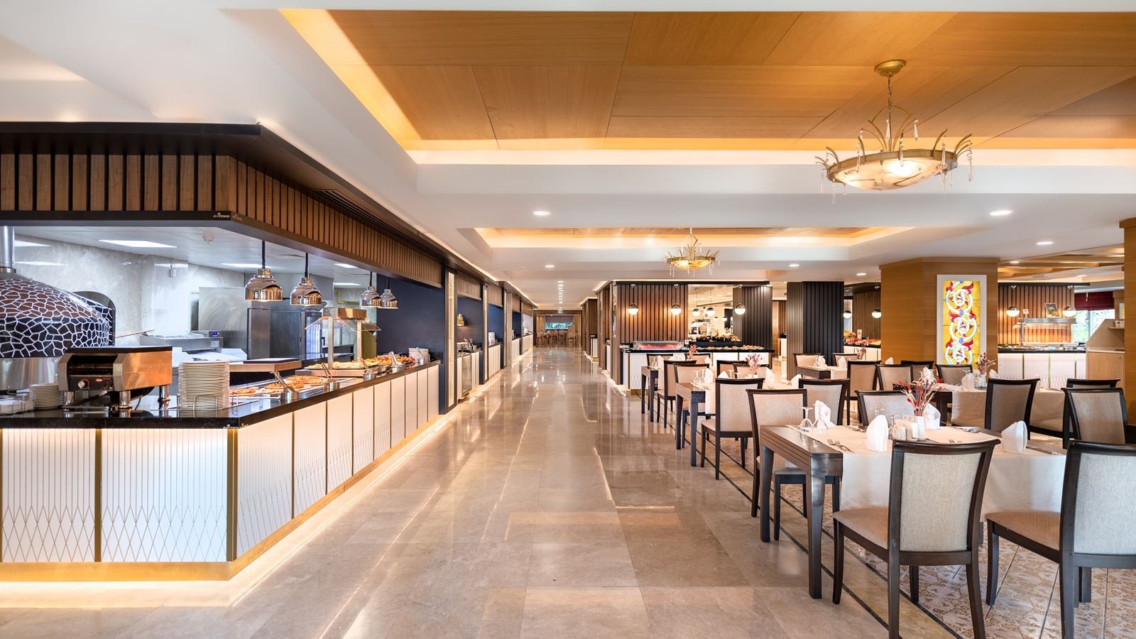 restaurants-grandee-main-restaurant