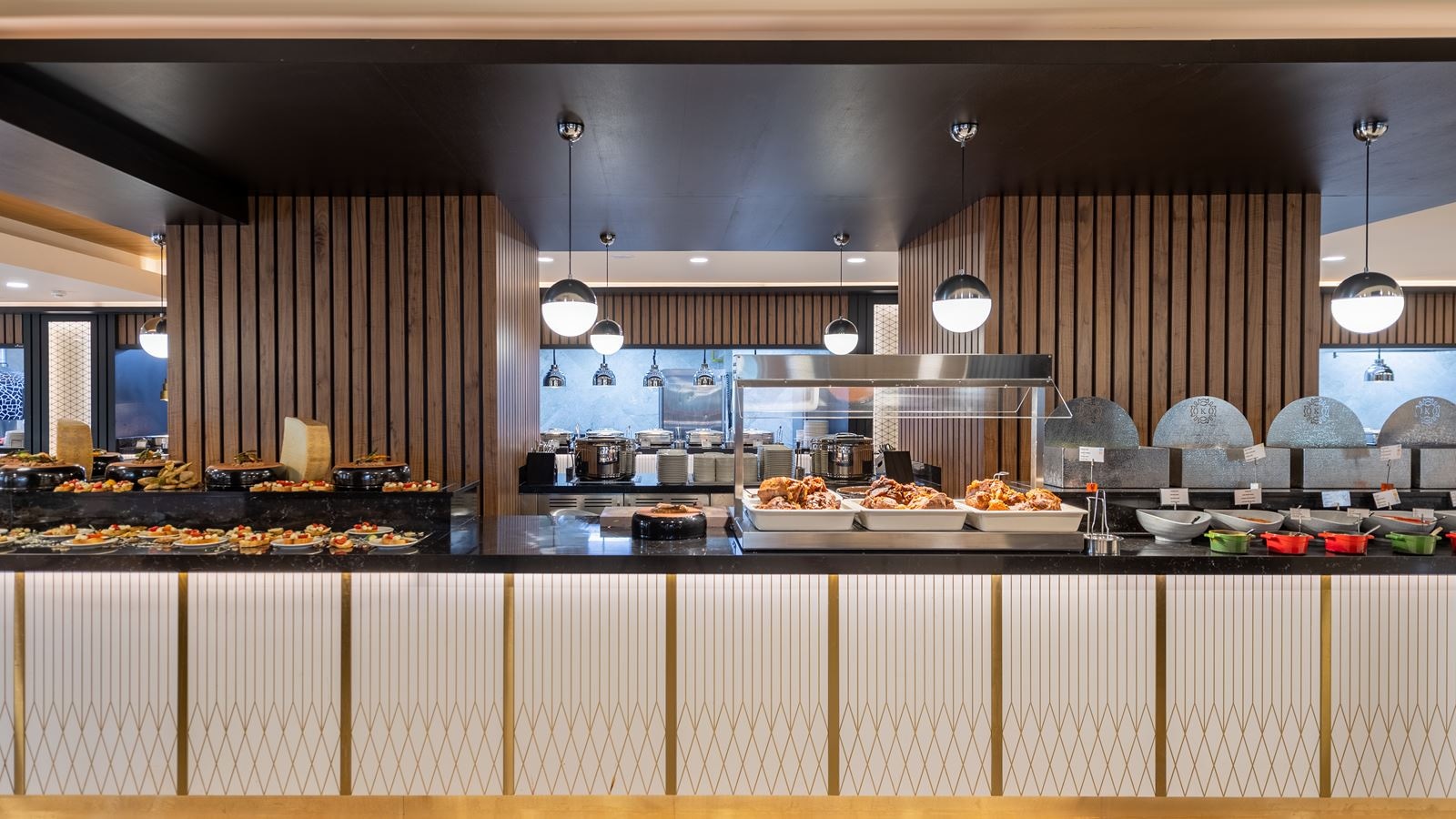 restaurants-grandee-main-restaurant