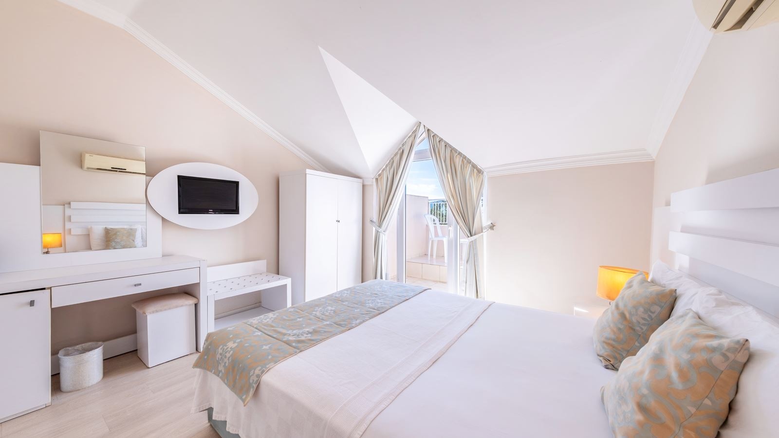 rooms-economy-room