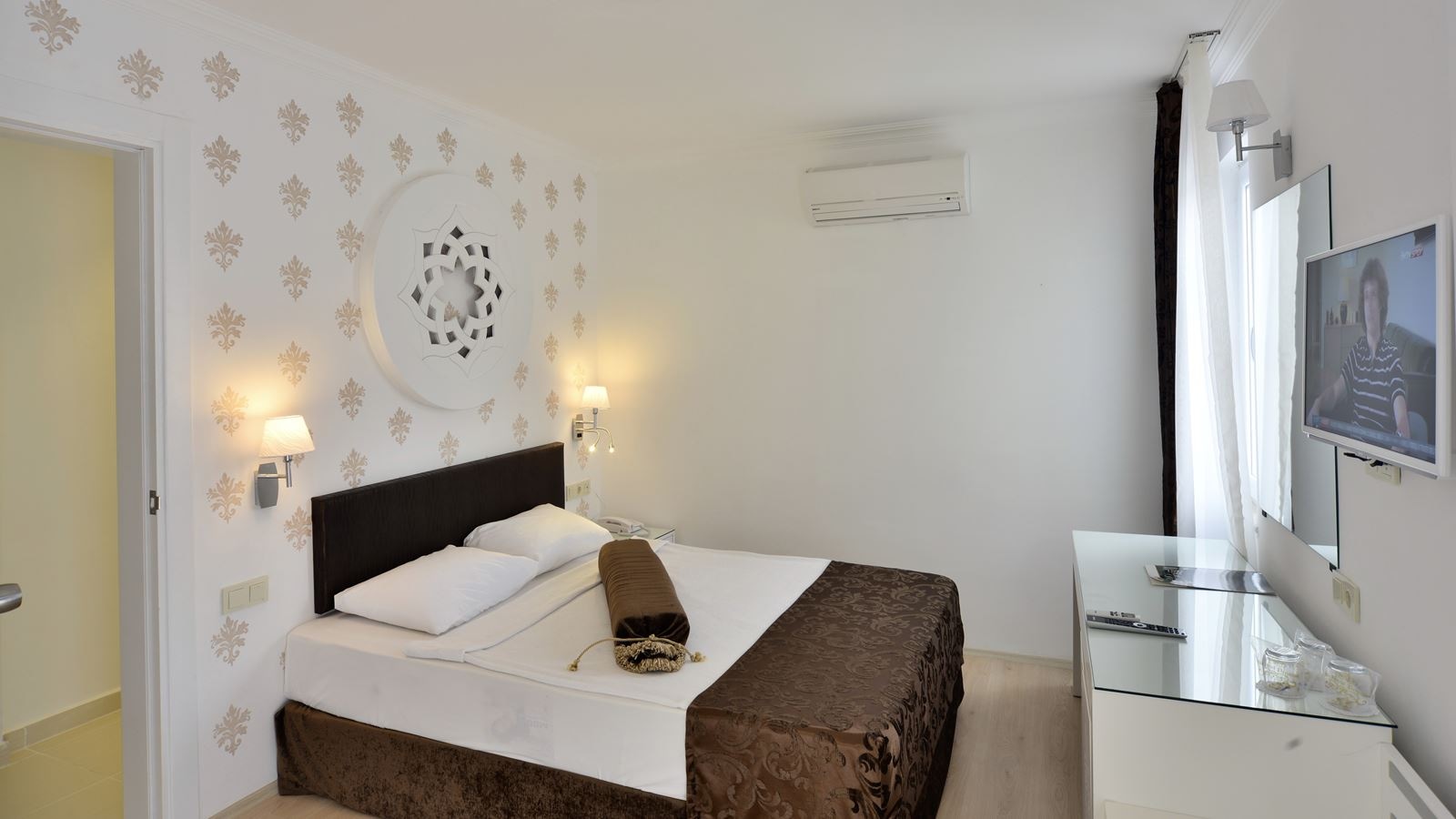 rooms-family-room-2-bedrooms