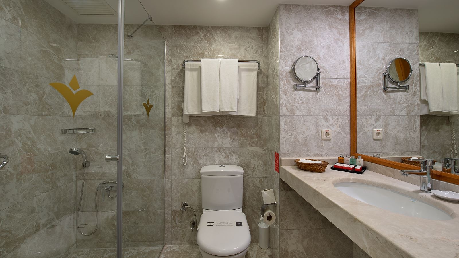 rooms-standard-room-land-view