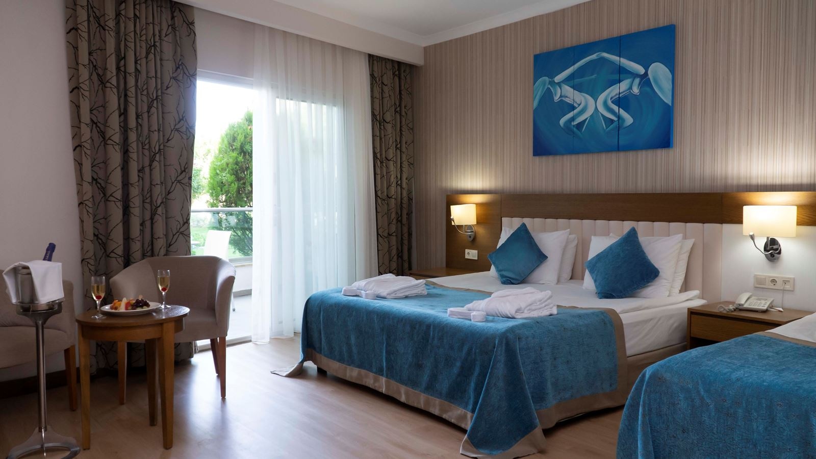 rooms-standard-side-sea-view
