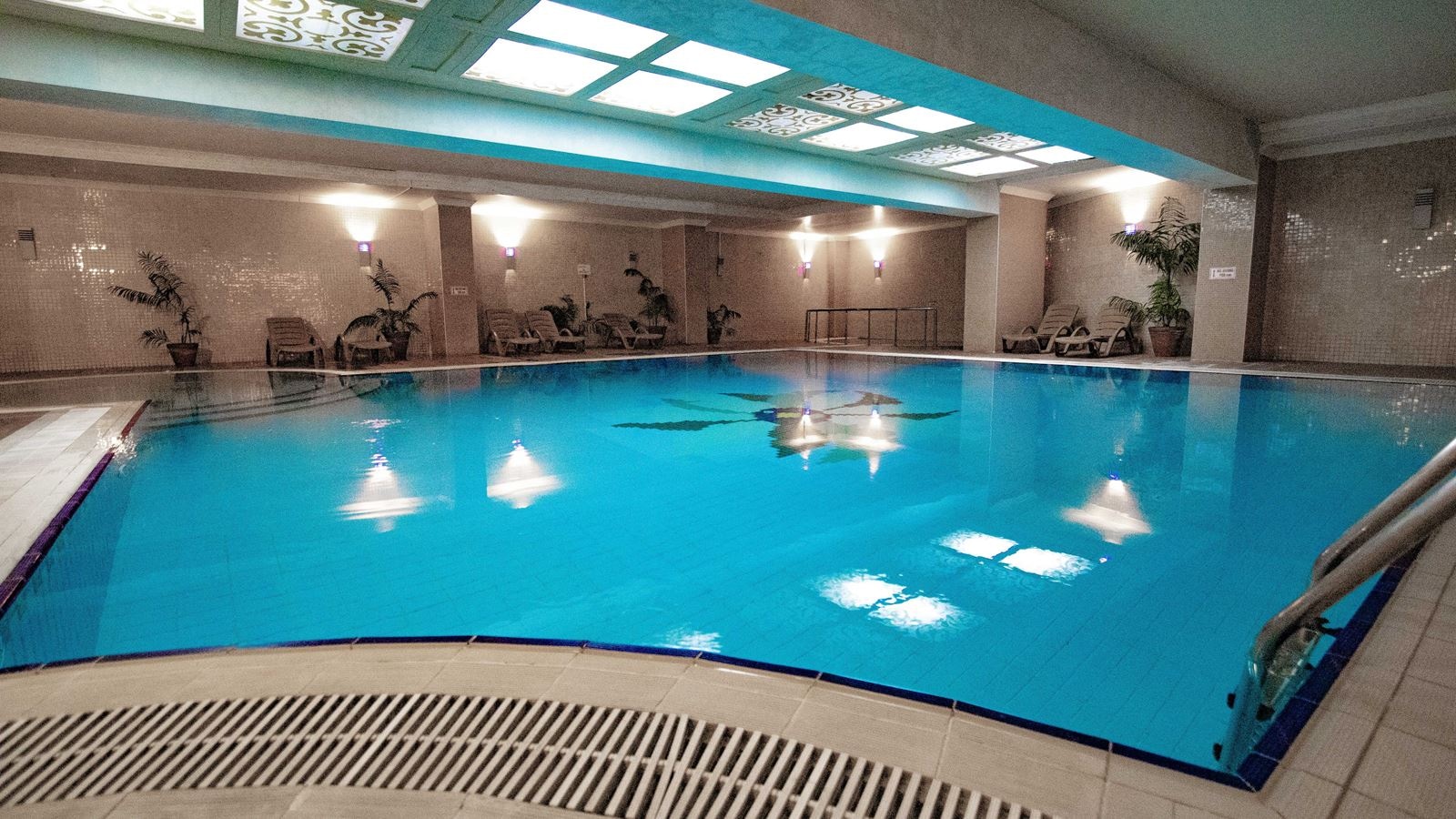 pools-indoor-pool