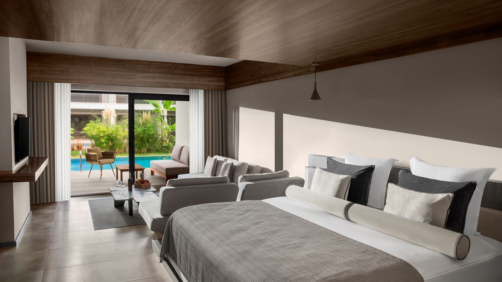 rooms-studio-swim-up