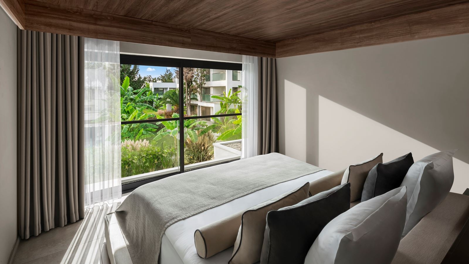 rooms-family-suite-land-view