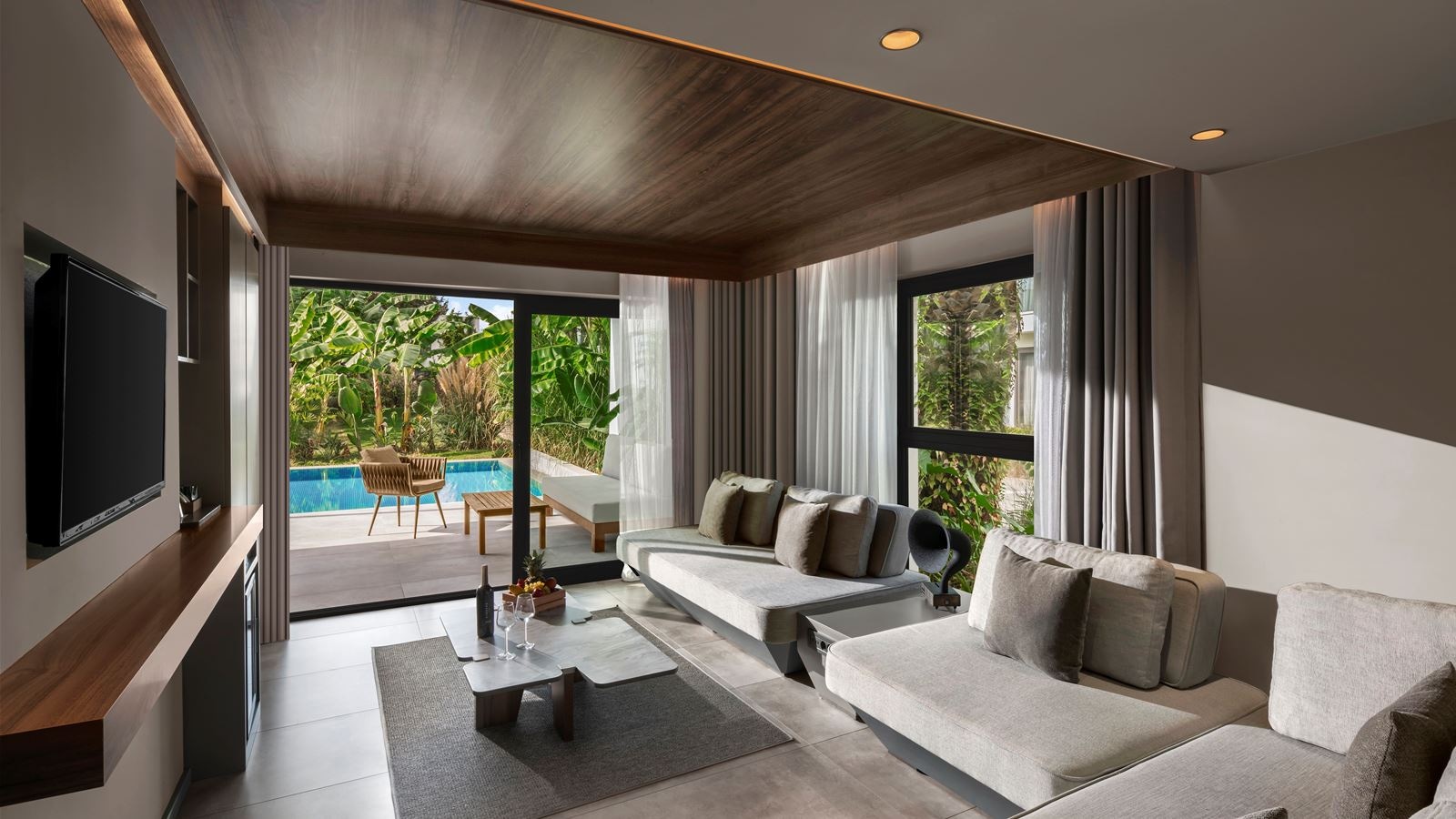 rooms-family-suite-swim-up-land-view