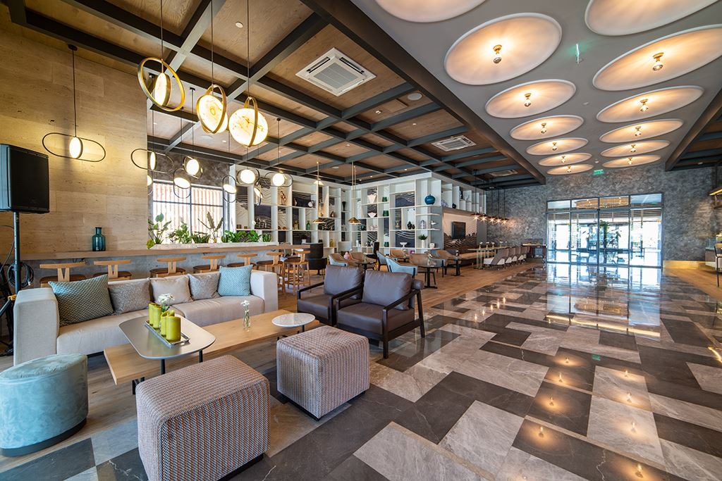 restaurants-executive-lounge-bar