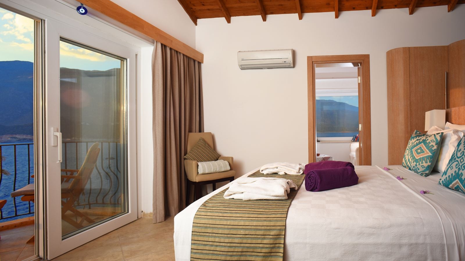 rooms-sunset-suite
