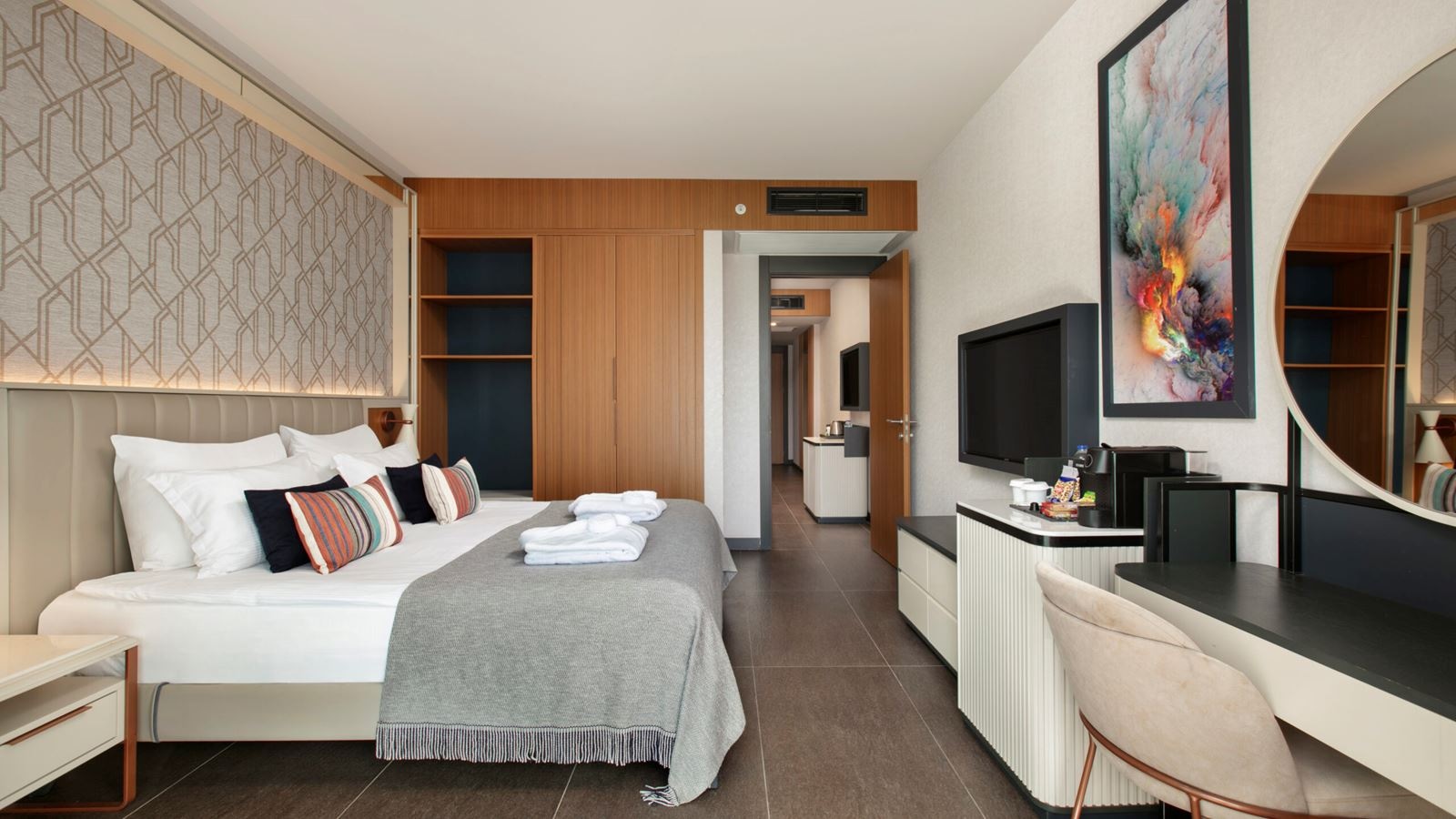 rooms-family-swim-up-room-garden-view