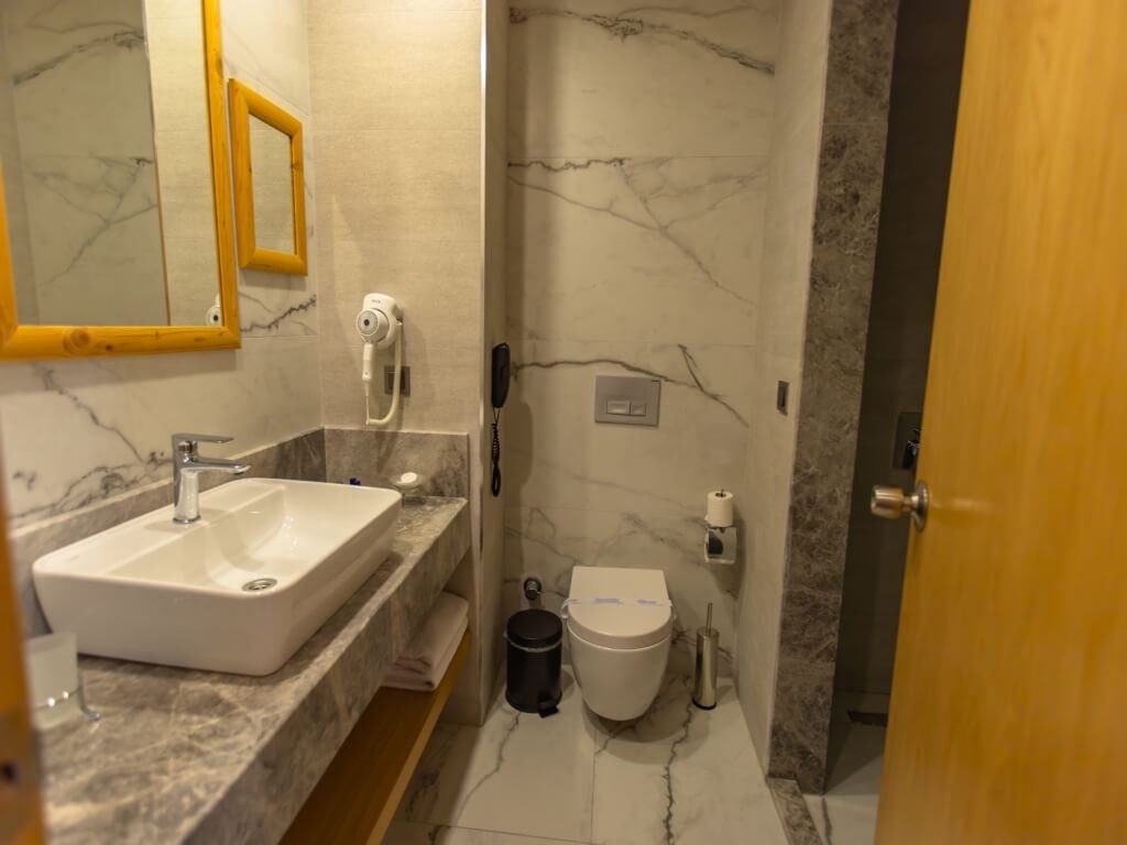 rooms-comfort-standard-land-view