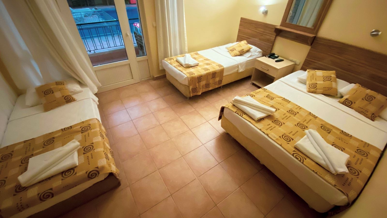rooms-standard-room