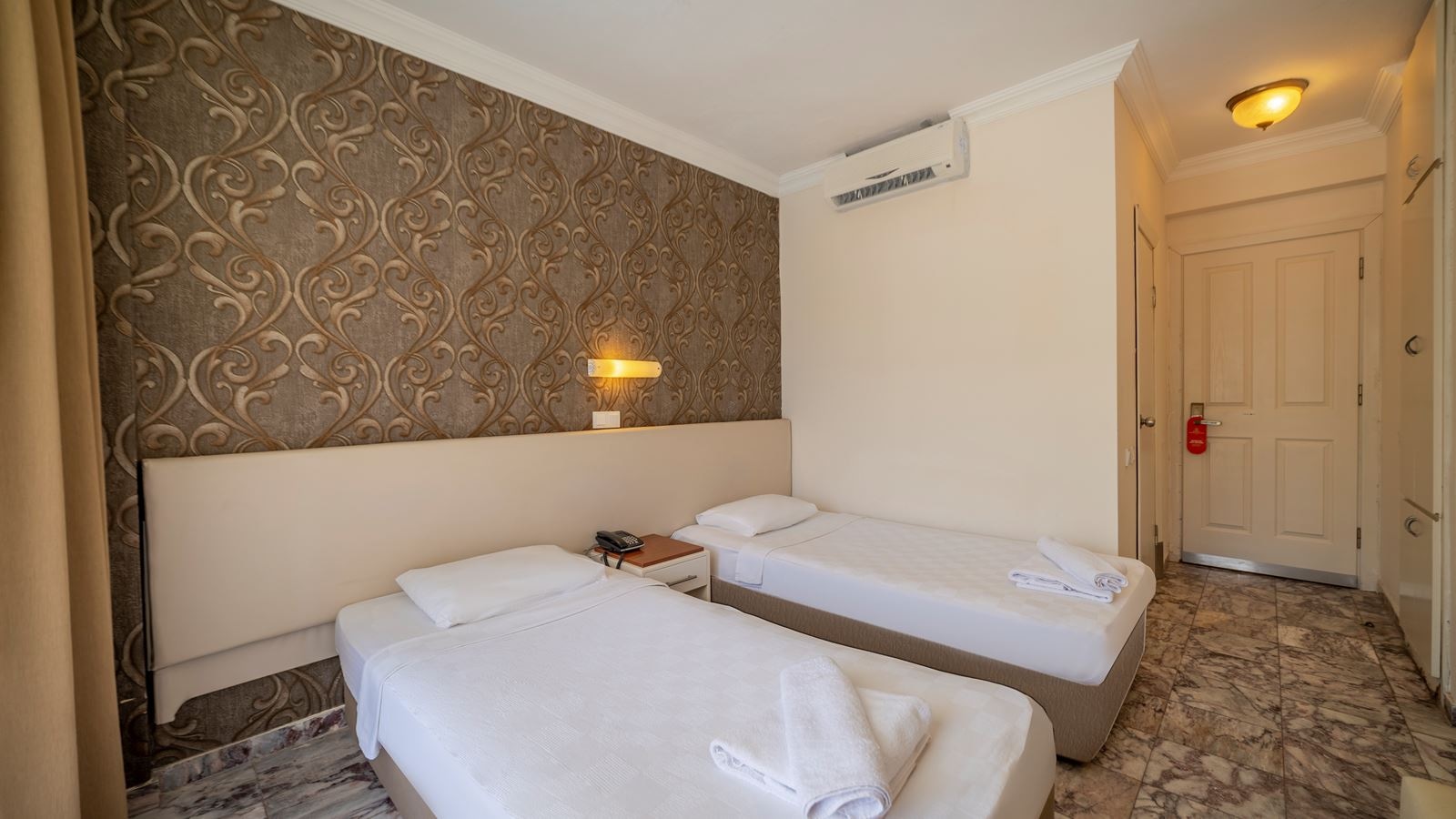 rooms-standard-room