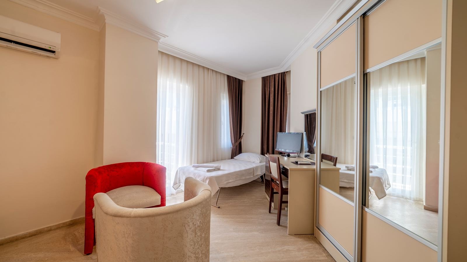 rooms-standard-room