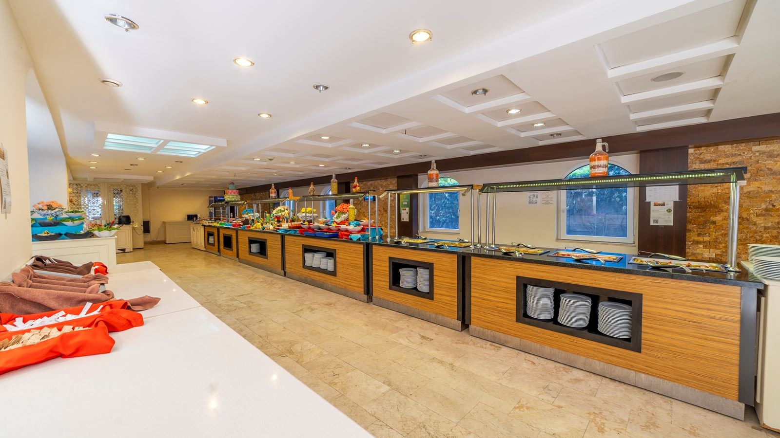 restaurants-restaurant