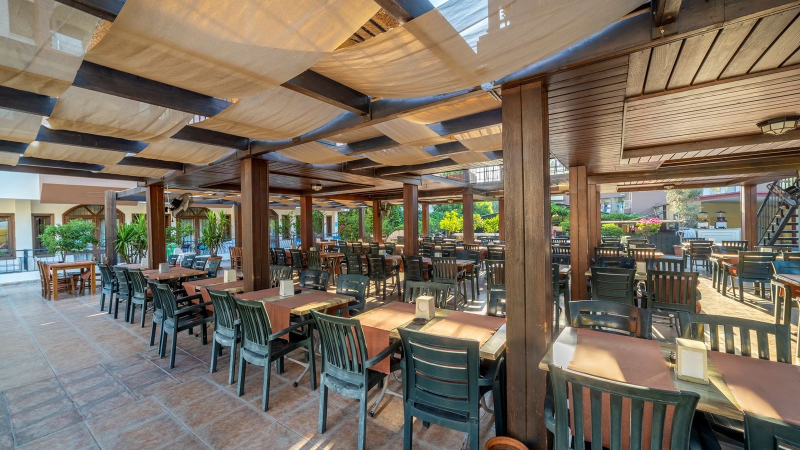 restaurants-restaurant