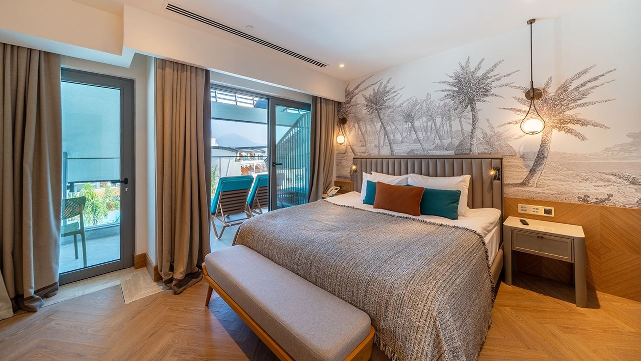 rooms-family-room-land-view