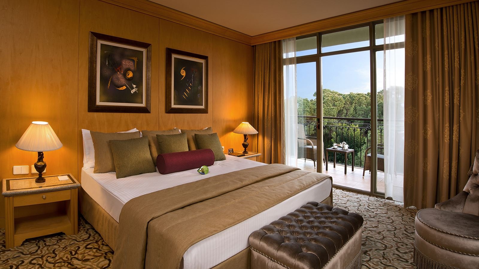 rooms-king-suite-room