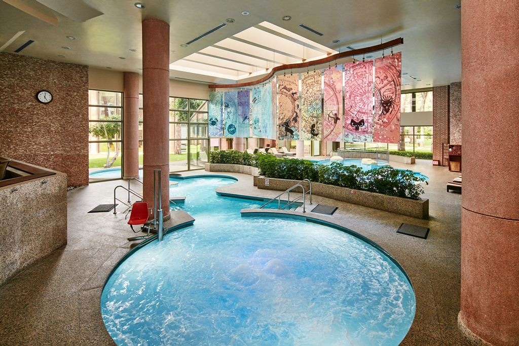 pools-indoor-pool