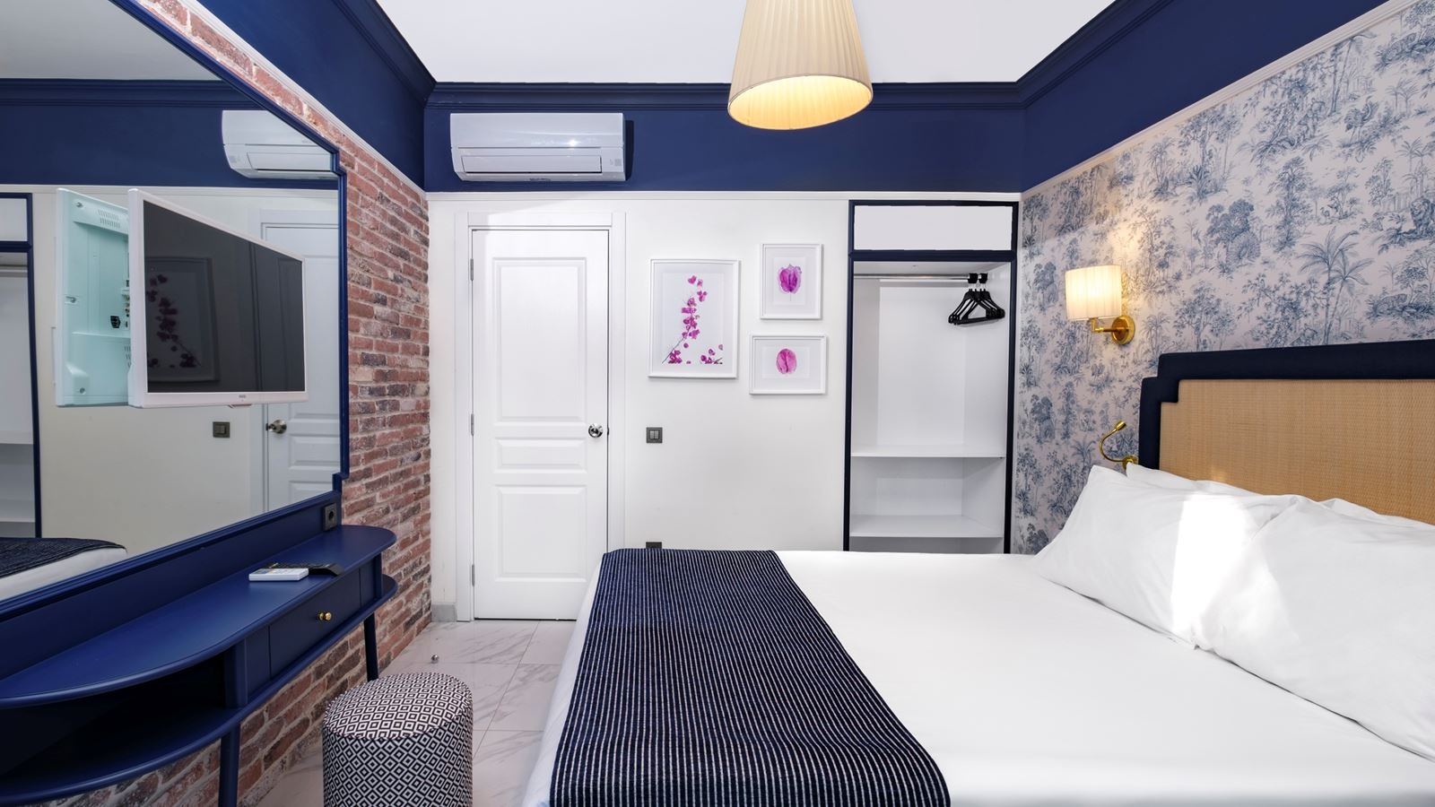 rooms-villa-family-room