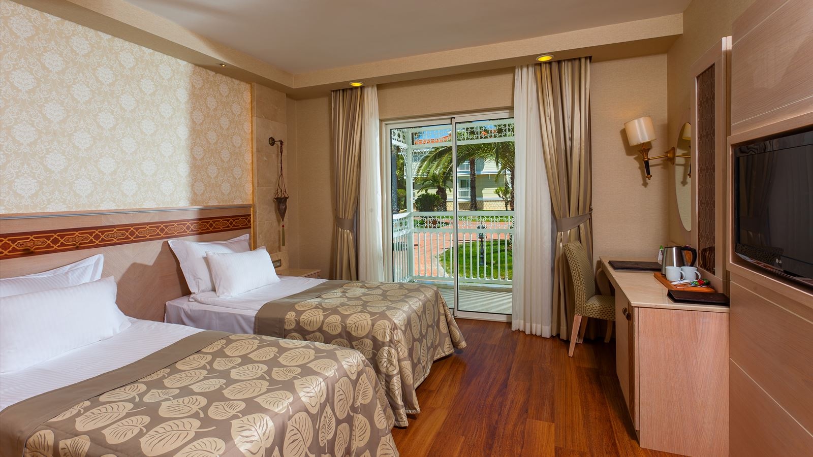 rooms-deluxe-room