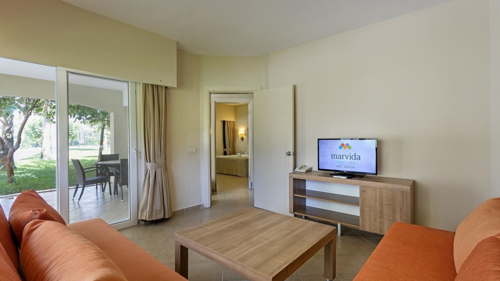 rooms-villa-family-room