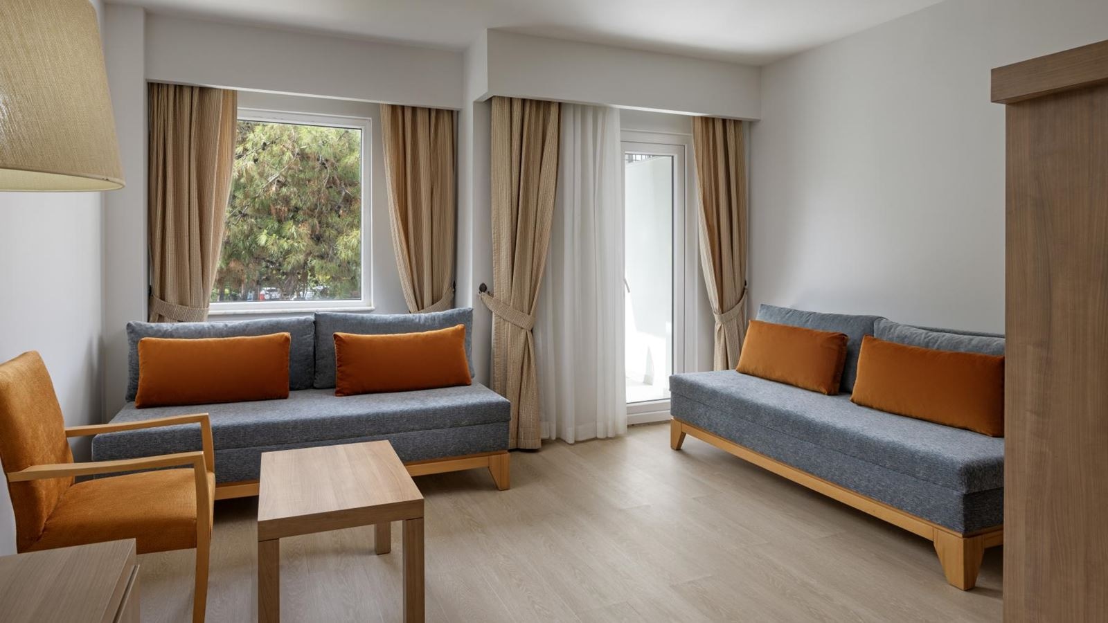 rooms-hotel-large-room