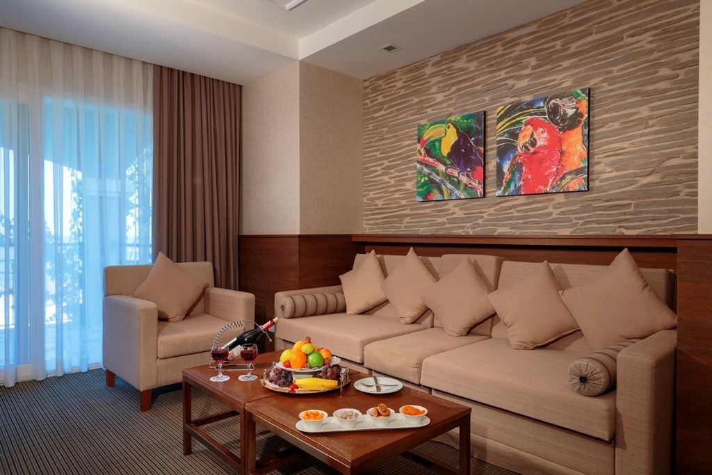 rooms-suite-room