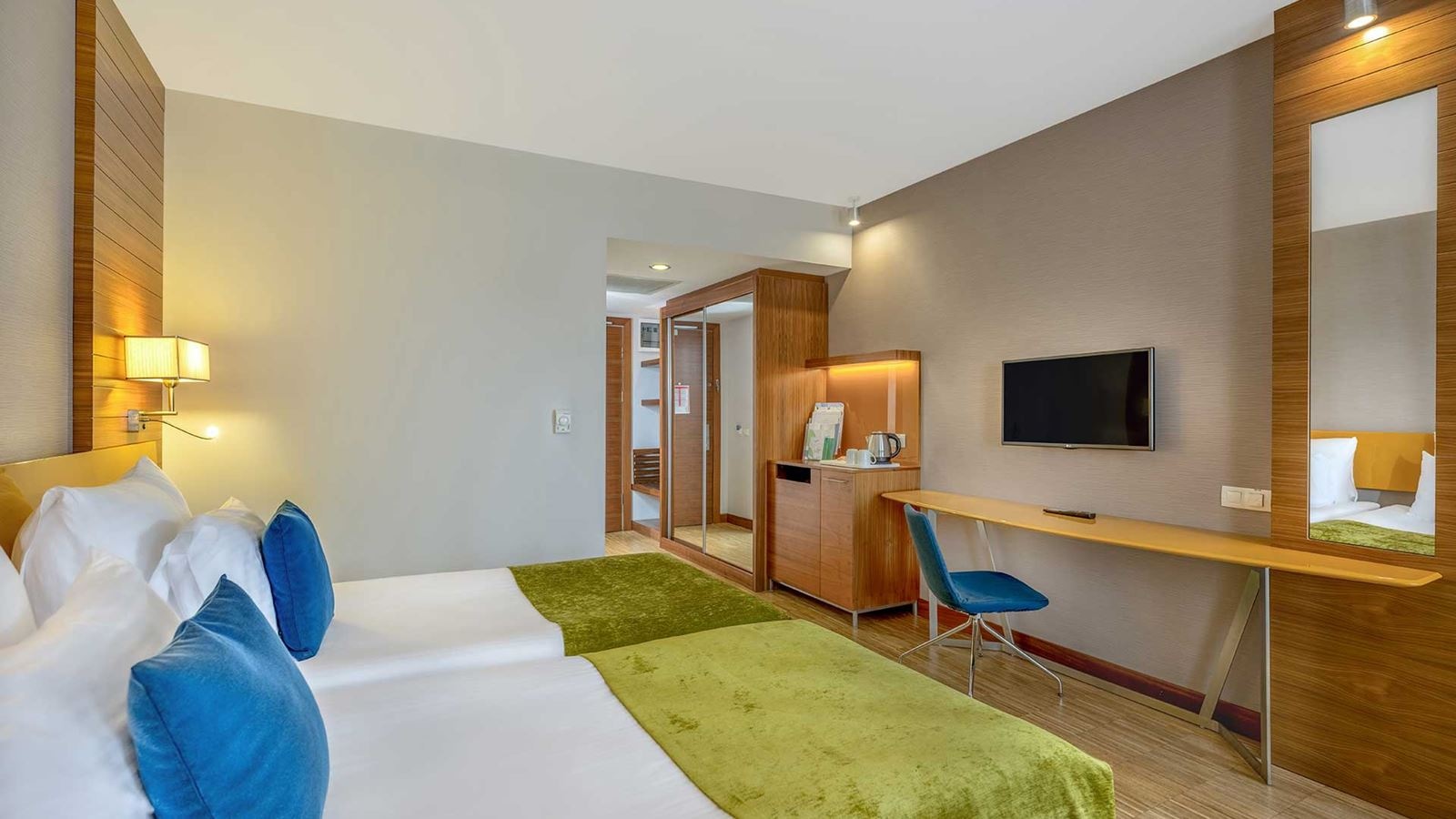 rooms-main-building-superior-standard-room-with-land-view