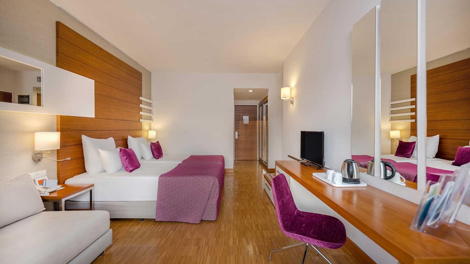 rooms-hotel-family-deluxe-suite-room