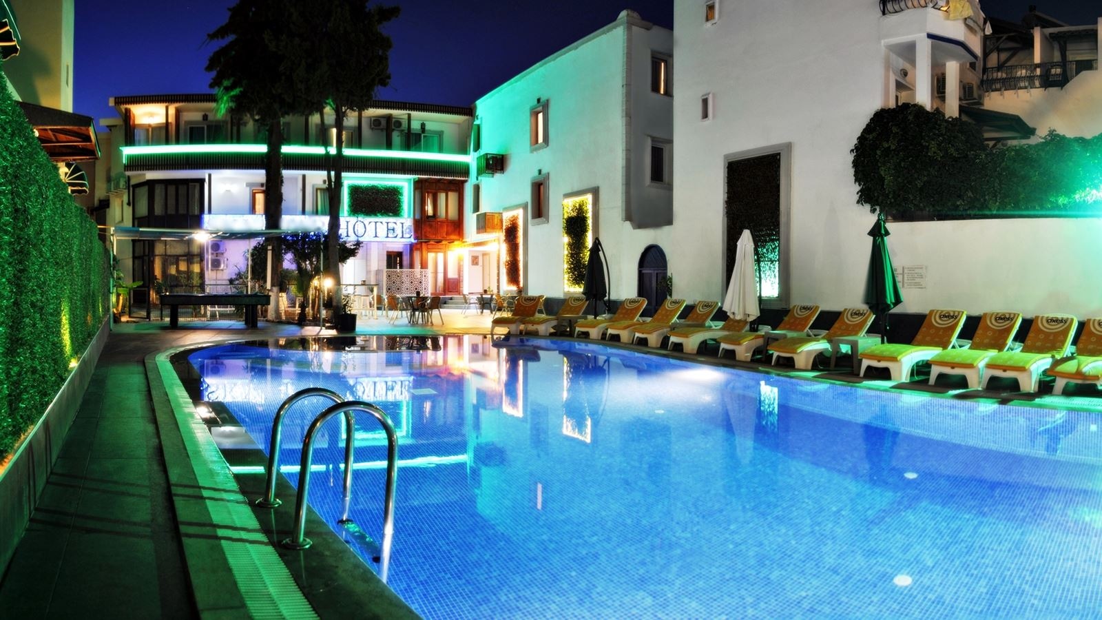 pools-main-building