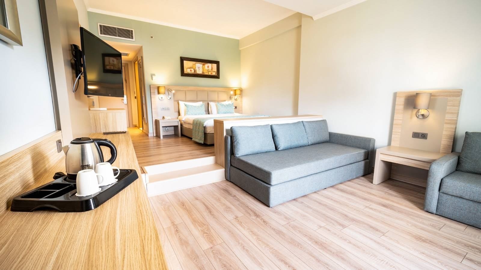 rooms-superior-room-with-balcony-adult-only-from-13-years