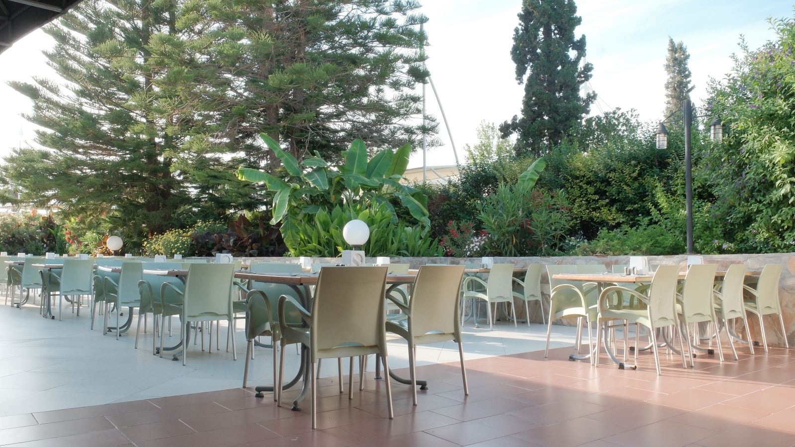 restaurants-oasis-restaurant