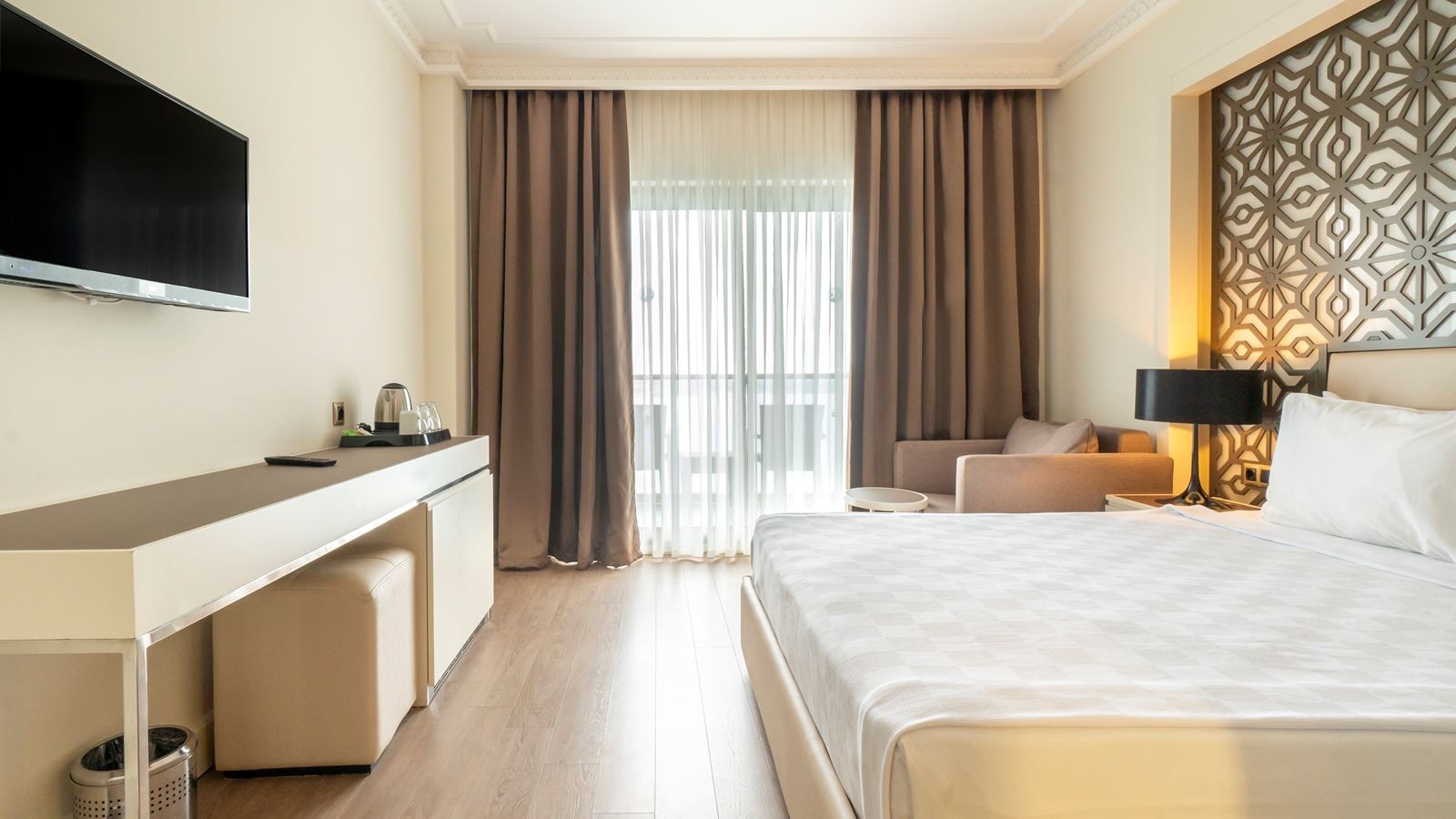 rooms-main-building-sea-view