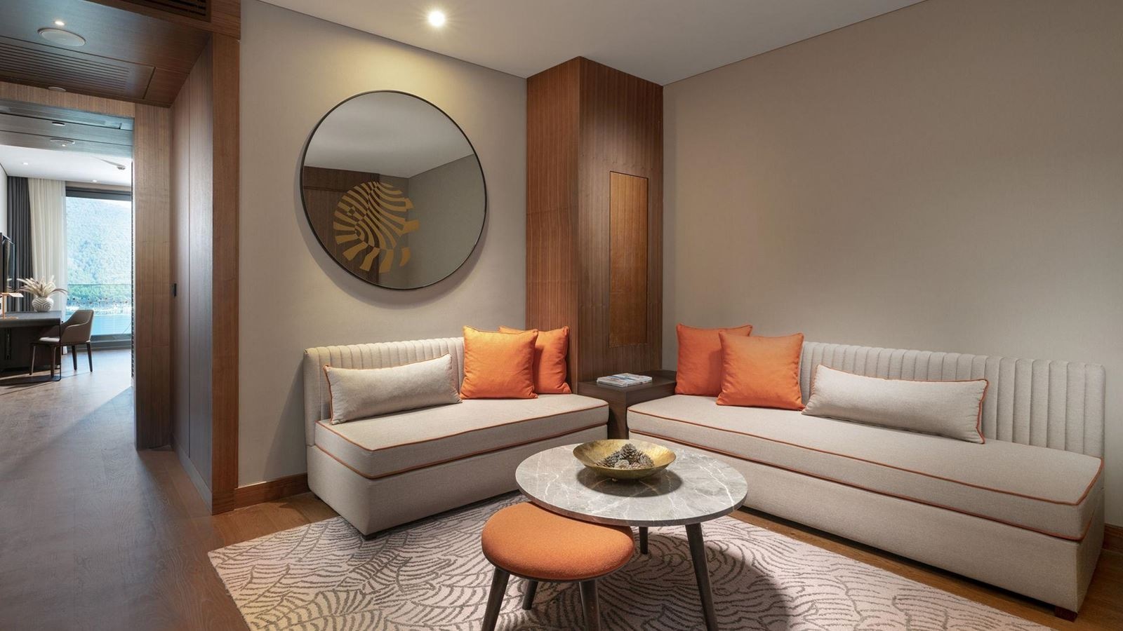 rooms-family-corner-suit