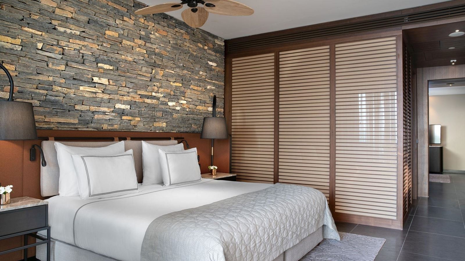 rooms-family-corner-suitterrace