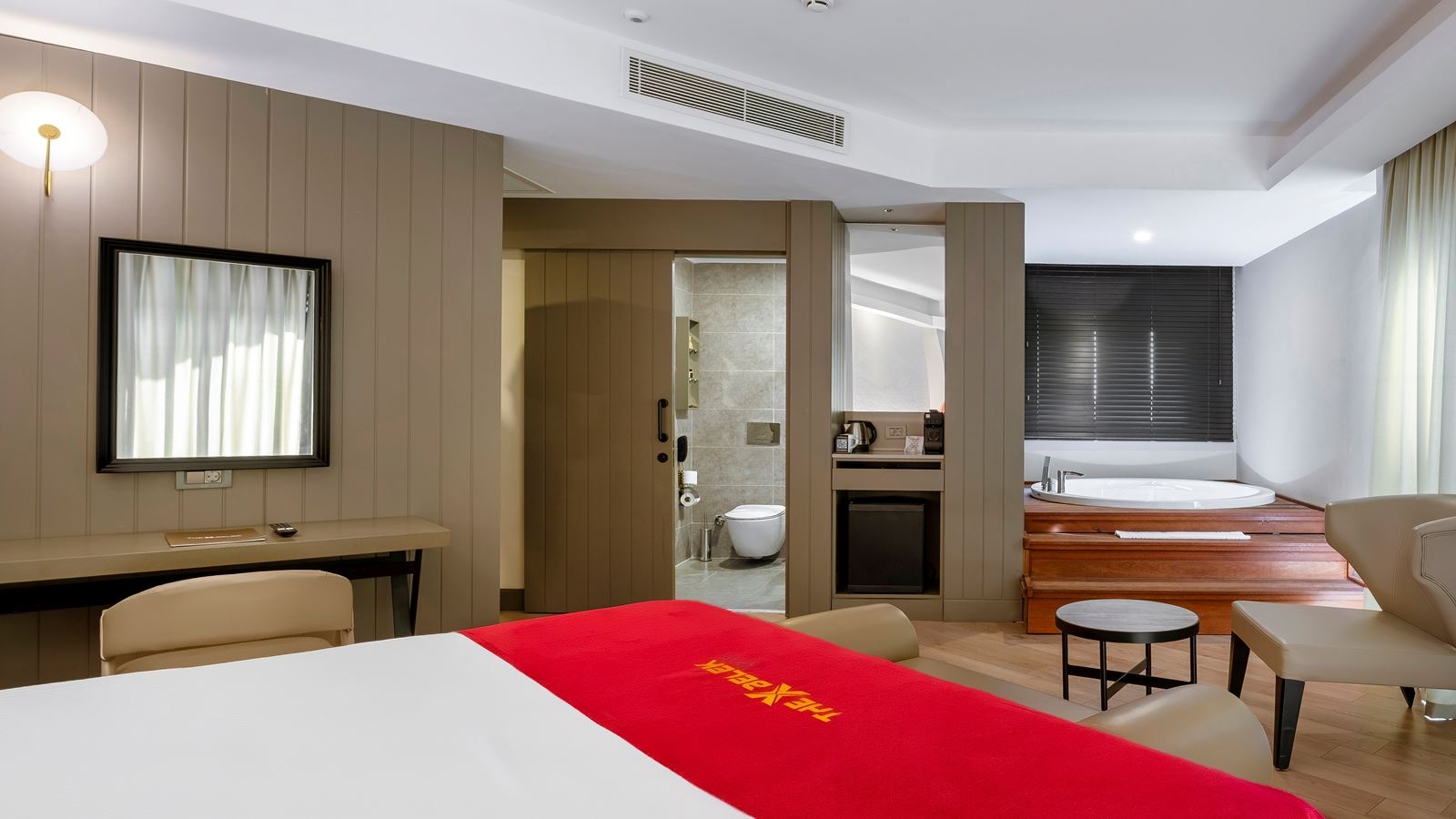 rooms-king-suite