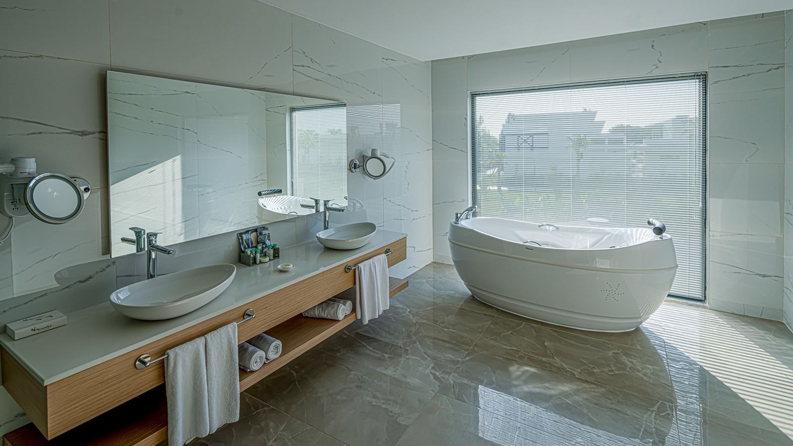 rooms-executive-private-pool-suite-3-bedroom