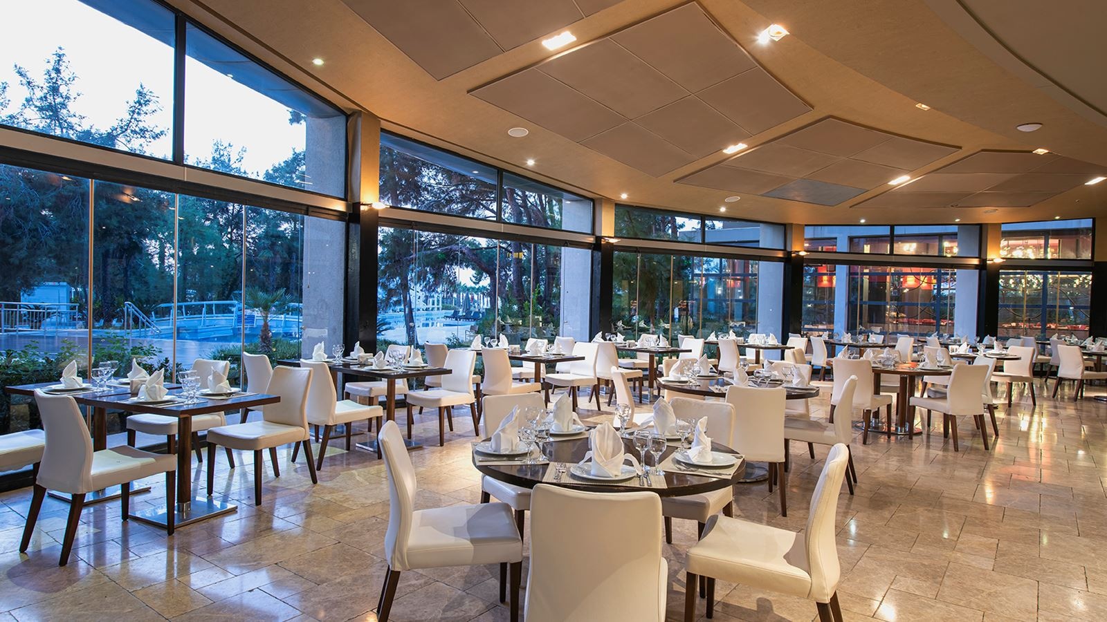 restaurants-rapsody-main-restauran