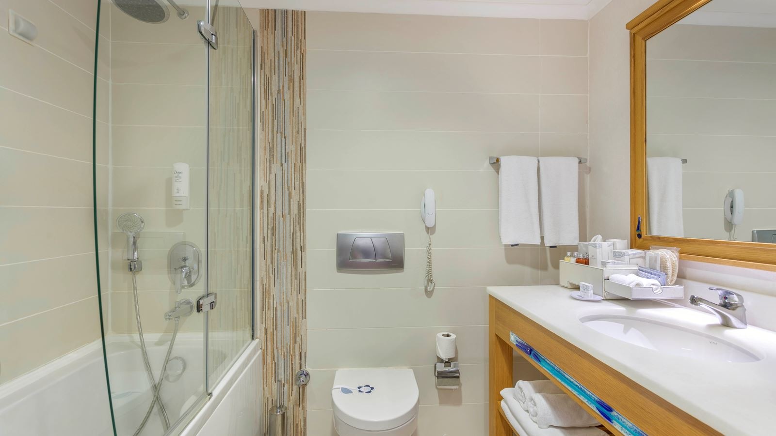 rooms-superior-suite-swimup