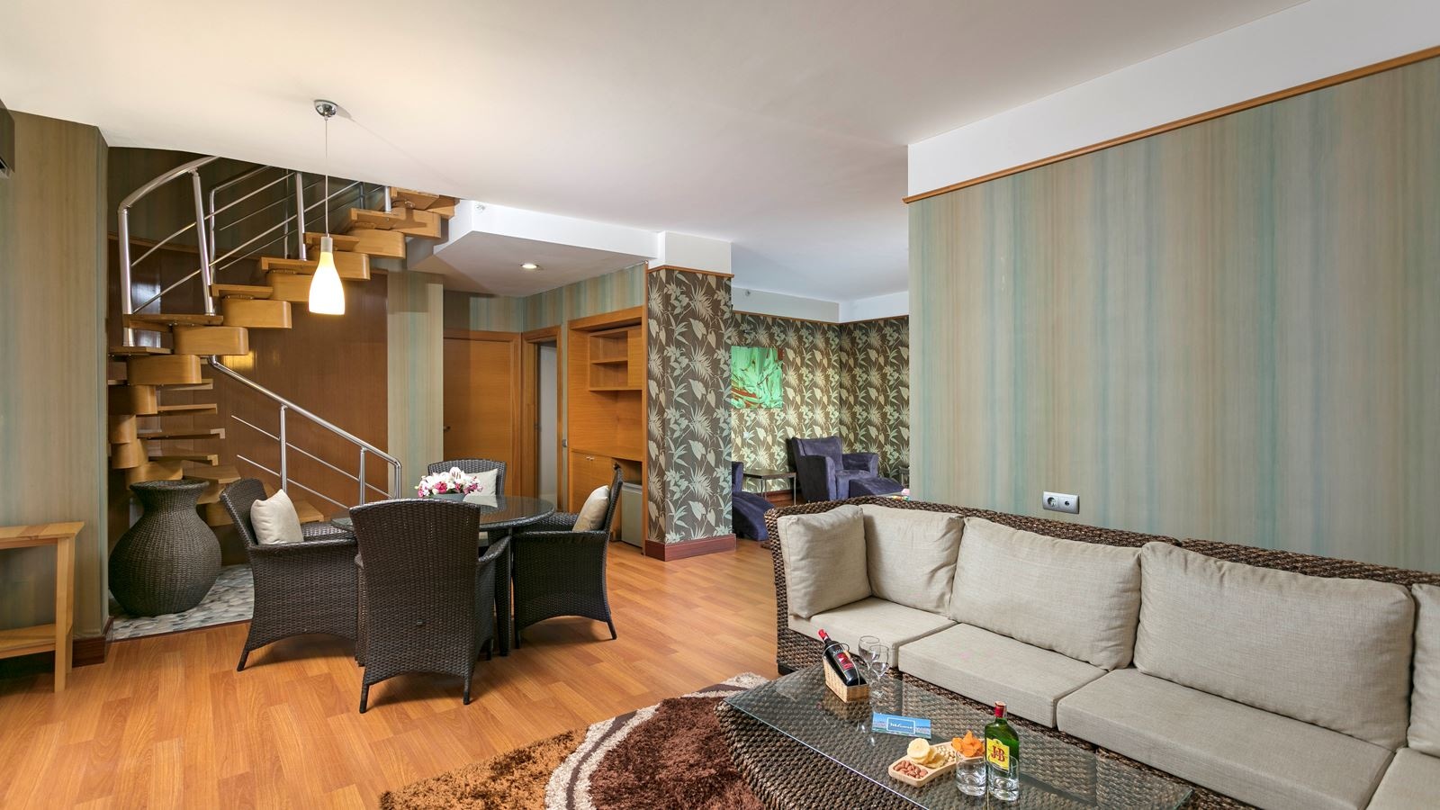 rooms-superior-suite-swimup