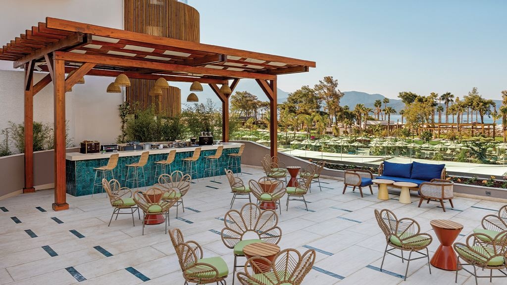 bars-breeze-pool-bar